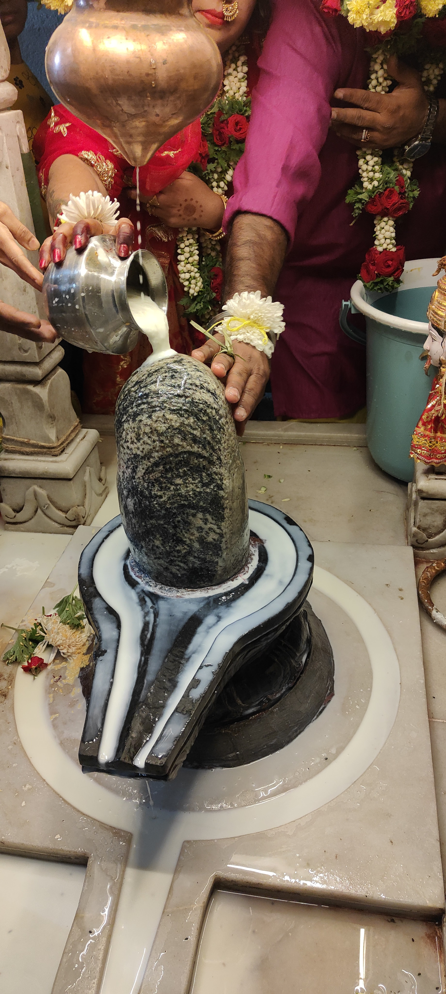 Mandir worship ritual